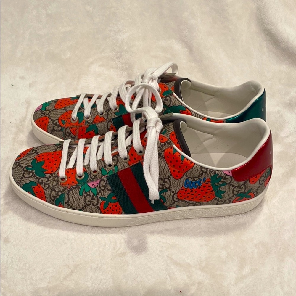 Gucci Strawberry Print Sneakers w/Original Box & Duster Bag - Picture 2 of 11